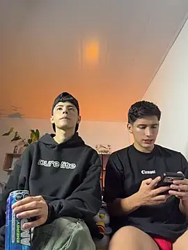 SebastianReed  online show from 05/04/26, 03:46