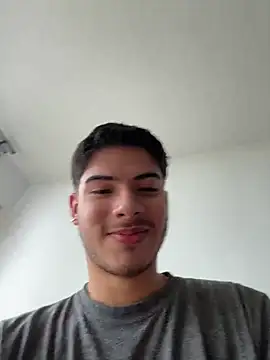 Snapshot of ApoloGray__ chatting on 04/17/26, 06:44 ApoloGray online show from 04/17/26, 06:44