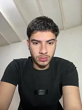 Snapshot of ApoloGray__ chatting on 04/24/26, 08:11 ApoloGray online show from 04/24/26, 08:11