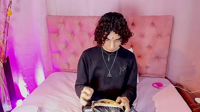 Snapshot of kore_7w7 chatting on 03/18/26, 07:39 kore 7w7 online show from 03/18/26, 07:39