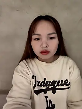 Snapshot of Mina_xYx chatting on 05/09/26, 04:28 Mina xYx online show from 05/09/26, 04:28