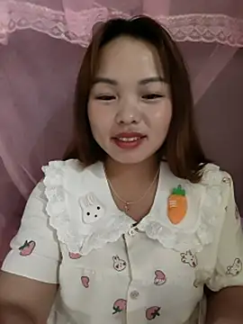 Snapshot of Mina_xYx chatting on 06/15/26, 03:47 Mina xYx online show from 06/15/26, 03:47