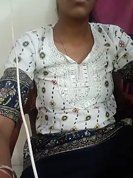 Snapshot of aushi_rajput chatting on 05/11/26, 04:04 aushi rajput online show from 05/11/26, 04:04