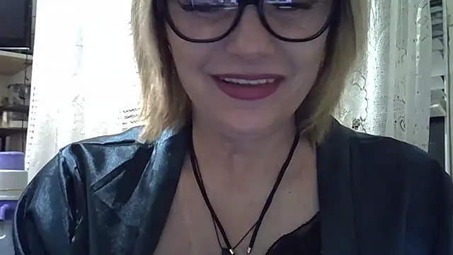 Lia Rayss online show from 04/24/26, 08:22