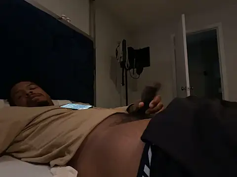 Snapshot of watchmybigblackcock chatting on 04/07/26, 01:22 watchmybigblackcock online show from 04/07/26, 01:22