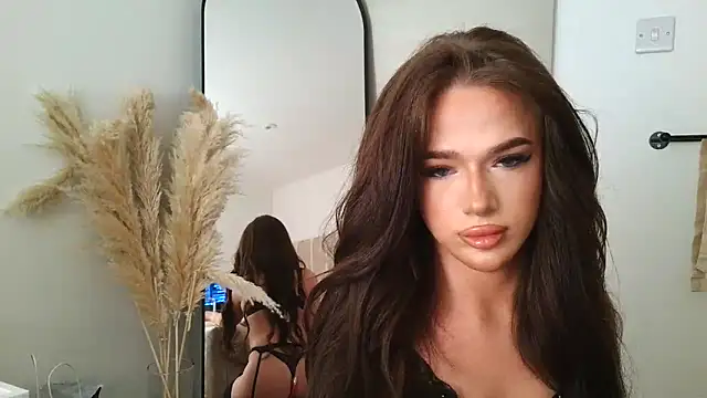 Snapshot of ArabellaUK chatting on 04/01/26, 10:51 ArabellaUK online show from 04/01/26, 10:51