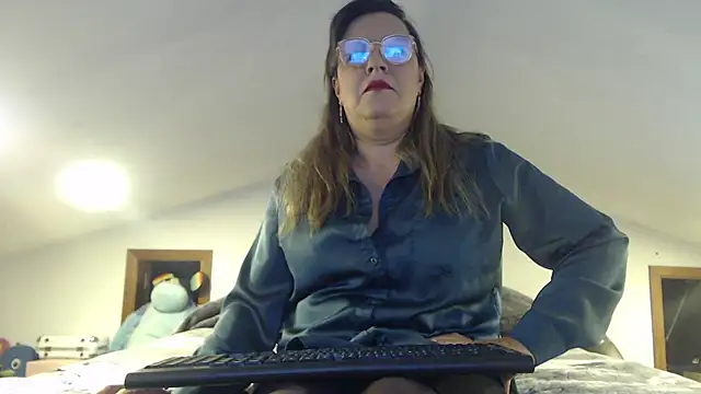 Snapshot of Malu_617 chatting on 03/23/26, 04:16 Malu 617 online show from 03/23/26, 04:16