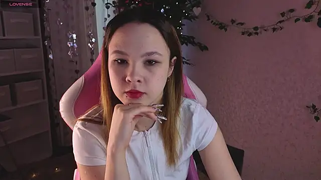 Lori Bllossom online show from 03/18/26, 04:37