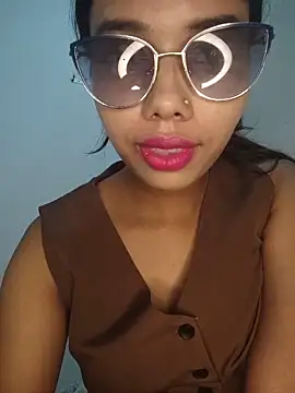 Snapshot of Candyy_crushh chatting on 06/19/26, 10:02 Candyy crushh online show from 06/19/26, 10:02