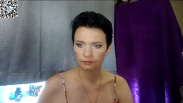 HotMamaQueen234 online show from 06/10/26, 10:36