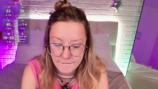 Snapshot of AmelieViolet chatting on 06/01/26, 10:06 AmelieViolet online show from 06/01/26, 10:06