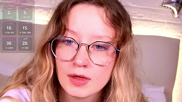 Snapshot of AmelieViolet chatting on 06/03/26, 12:52 AmelieViolet online show from 06/03/26, 12:52