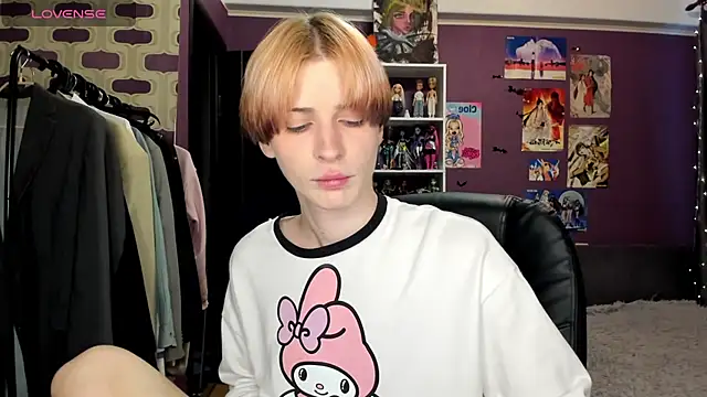 sweet peach    online show from 06/14/26, 05:37