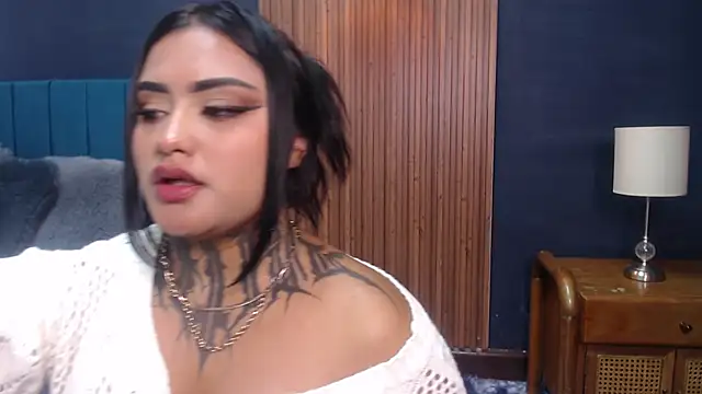 Snapshot of laira_beamont chatting on 03/17/26, 04:21 laira beamont online show from 03/17/26, 04:21