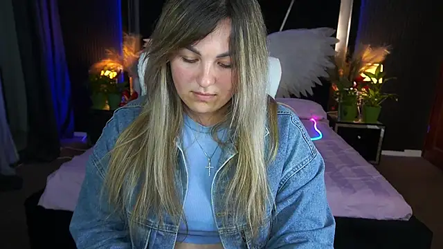 AlissyaGrayy online show from 05/14/26, 06:58