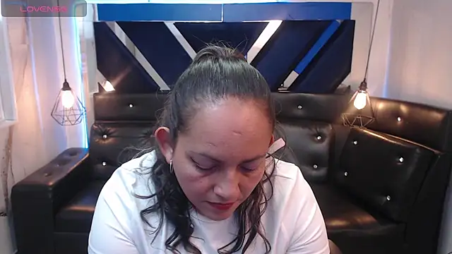 Rhachelevans online show from 05/13/26, 02:31