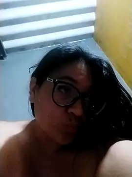 LatinSquirtBaby online show from 05/19/26, 01:33