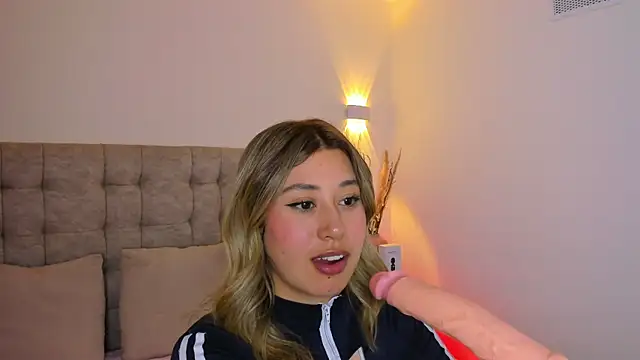 Amber Palmer online show from 04/21/26, 01:42