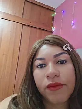 Snapshot of maia_00 chatting on 03/25/26, 01:44 maia 00 online show from 03/25/26, 01:44