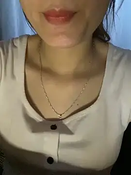 Snapshot of -Eidieea- chatting on 04/21/26, 12:01 -Eidieea- online show from 04/21/26, 12:01