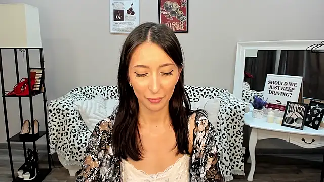 DanaRoges online show from 05/08/26, 06:30