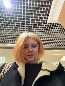 NinaParri online show from 04/21/26, 03:13
