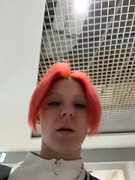NinaParri online show from 05/11/26, 03:45