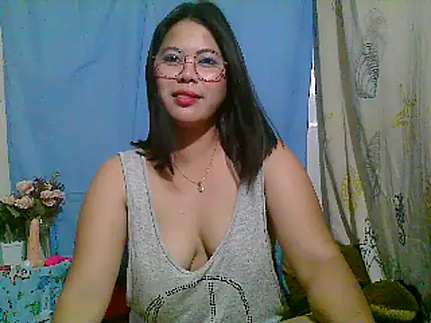 Snapshot of asianflirtt35 chatting on 05/13/26, 06:33 asianflirtt35 online show from 05/13/26, 06:33