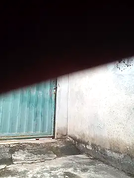 Snapshot of eu_lauraa chatting on 03/23/26, 11:47 eu lauraa online show from 03/23/26, 11:47