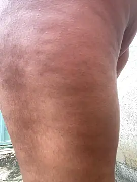 Snapshot of eu_lauraa chatting on 03/25/26, 11:27 eu lauraa online show from 03/25/26, 11:27