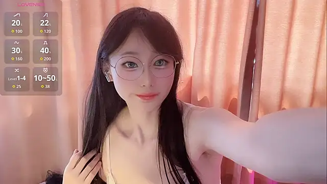 Snapshot of xinxinzii chatting on 07/09/26, 03:54 xinxinzii online show from 07/09/26, 03:54