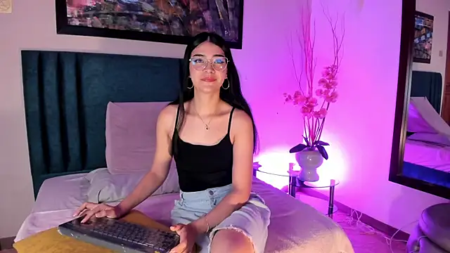 AnnieBlluee online show from 06/23/26, 01:09