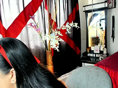 Snapshot of PenelopeSuency chatting on 04/14/26, 01:50 PenelopeSuency online show from 04/14/26, 01:50