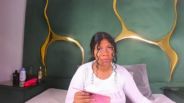 Snapshot of taty_sexxx chatting on 04/27/26, 02:48 taty sexxx online show from 04/27/26, 02:48