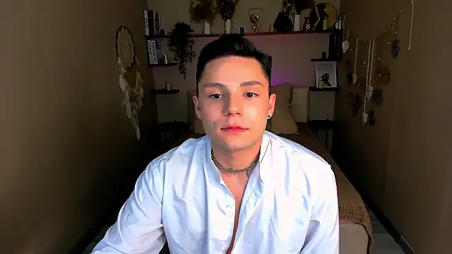 Snapshot of MarcusBender chatting on 03/18/26, 01:20 MarcusBender online show from 03/18/26, 01:20