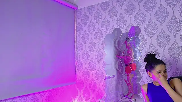 Twink Sensationxx online show from 04/09/26, 05:18