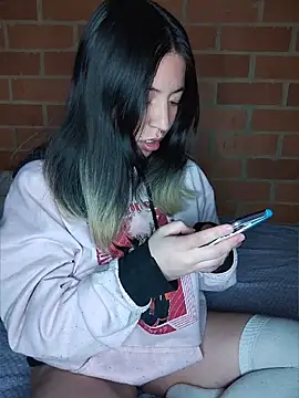 Snapshot of Petite_CherryX chatting on 04/21/26, 02:15 Petite CherryX online show from 04/21/26, 02:15
