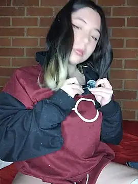 Snapshot of Petite_CherryX chatting on 05/01/26, 01:43 Petite CherryX online show from 05/01/26, 01:43