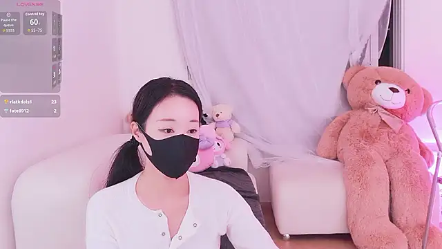 Snapshot of sexyjoy95 chatting on 05/06/26, 11:04 sexyjoy95 online show from 05/06/26, 11:04