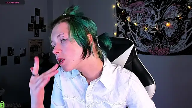 Snapshot of LittleKittenStar chatting on 04/16/26, 03:07 LittleKittenStar online show from 04/16/26, 03:07