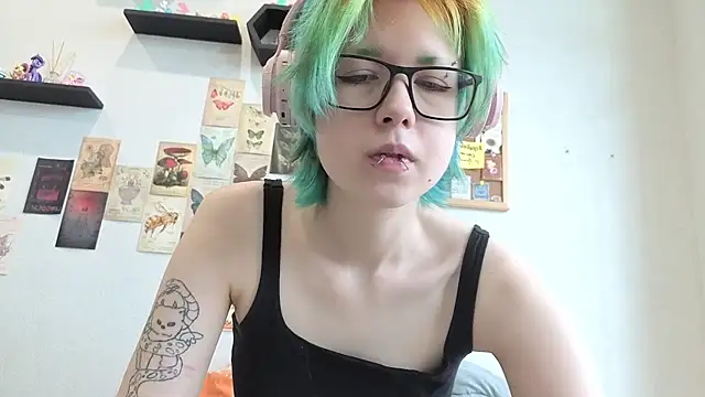 LittleKittenStar online show from 06/08/26, 11:32