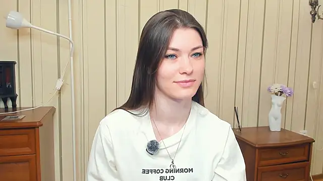 Snapshot of JulissaLipoma chatting on 03/25/26, 06:08 JulissaLipoma online show from 03/25/26, 06:08