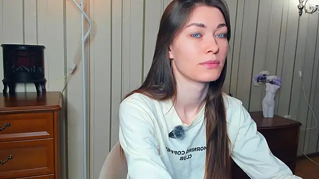 Snapshot of JulissaLipoma chatting on 04/11/26, 06:40 JulissaLipoma online show from 04/11/26, 06:40