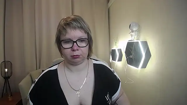 BonnnyBoobsy online show from 04/28/26, 06:07