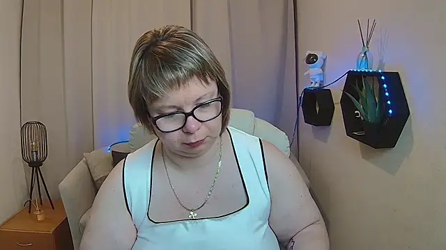 BonnnyBoobsy online show from 05/12/26, 12:02
