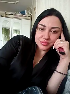 Elsie-Nora online show from 05/07/26, 05:35