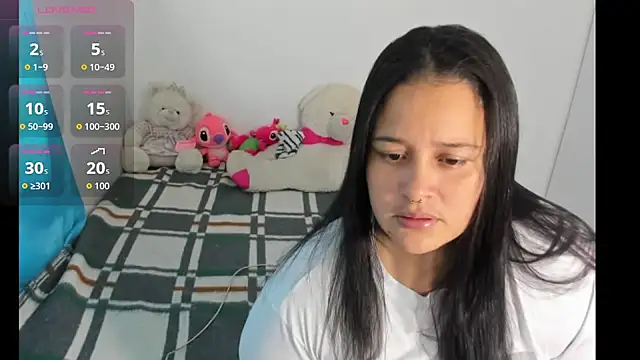 Snapshot of Atenea_19_ chatting on 06/23/26, 09:35 Atenea 19 online show from 06/23/26, 09:35