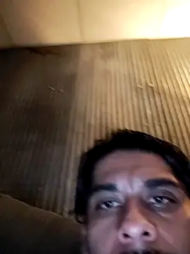 Snapshot of bbyyyours66 chatting on 03/23/26, 04:27 bbyyyours66 online show from 03/23/26, 04:27