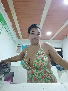 Snapshot of Lara_Seduce chatting on 07/11/26, 05:48 Lara Seduce online show from 07/11/26, 05:48