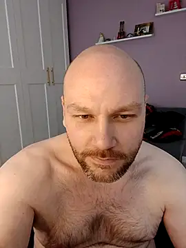 Snapshot of pitch_122 chatting on 04/01/26, 03:09 pitch 122 online show from 04/01/26, 03:09